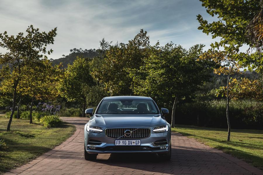 Volvo S90 D4 Inscription 2017 года  (ZA) (фото 5 из 8)